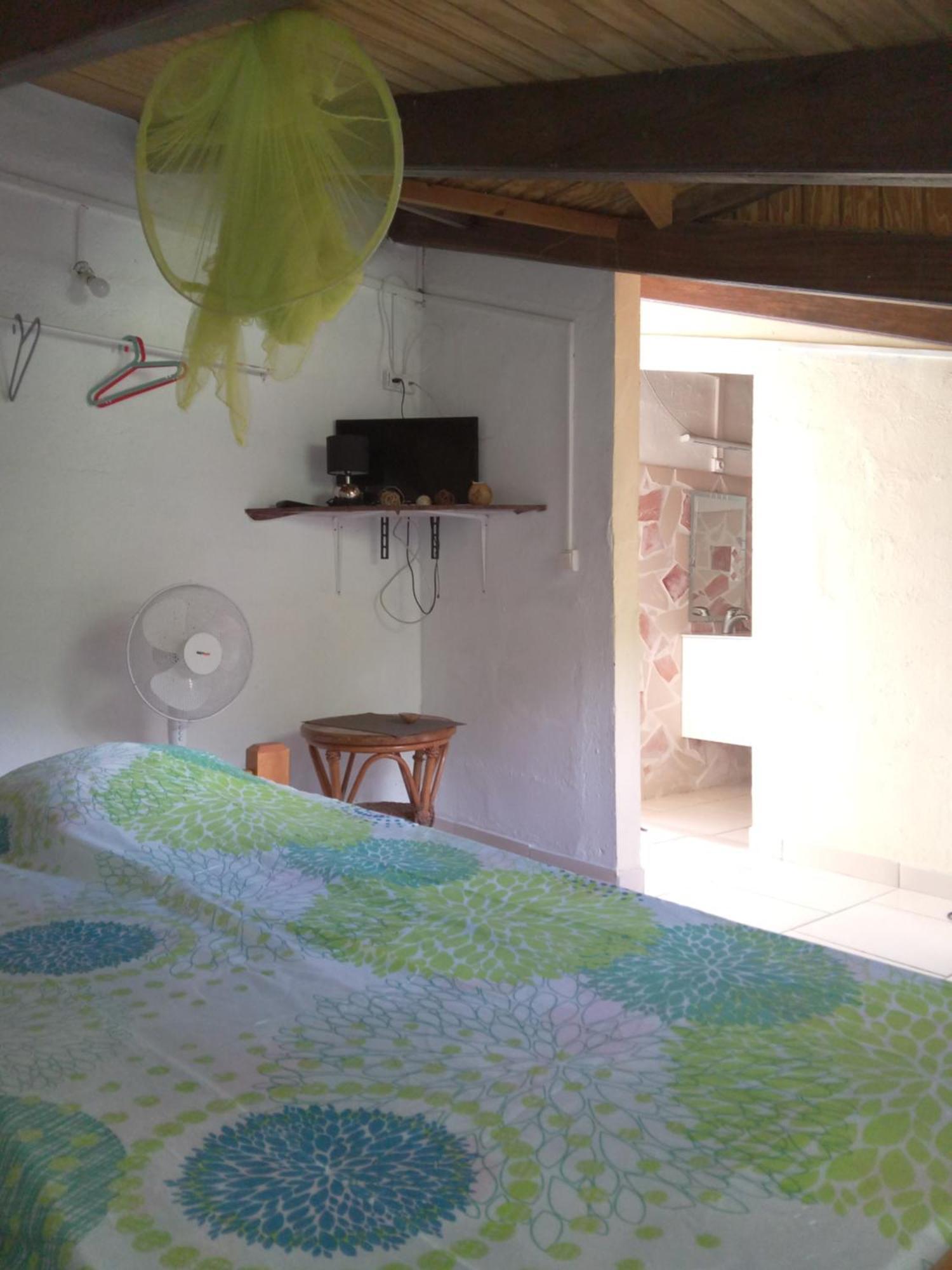 Nouveau Logement Neuf Prix Attractif Chambre Simple Ou Double Haut De Villa Terrasse Vue Sur Mer Bouillante Esterno foto